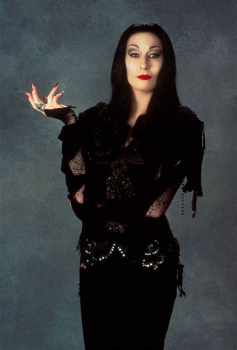 anjelica huston morticia addams makeup